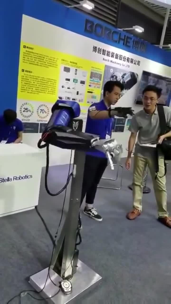 机械仿生手臂,高科技产品,智能感应人体的动作